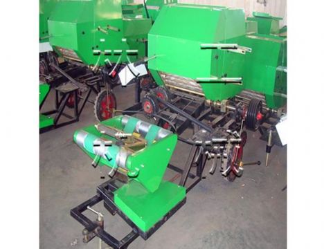 點擊查看詳細信息<br>標題：秸稈切碎回收機 閱讀次數：1964