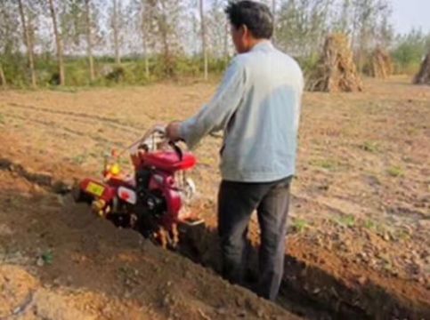 點擊查看詳細信息<br>標題：開溝機　 閱讀次數：2540